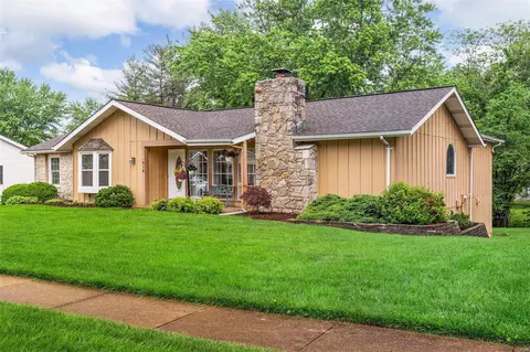 816 Dinard Dr, Manchester, MO 63021 photo 2
