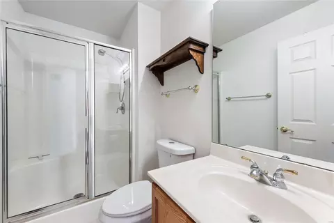 Bath - 16866 Enderbush Ln, Eureka, MO 63025 photo 3 of 4
