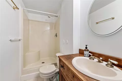 Bath - 16866 Enderbush Ln, Eureka, MO 63025 photo 4 of 4