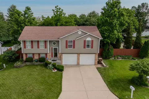 102 Four Winds Dr, Saint Peters, MO 63376