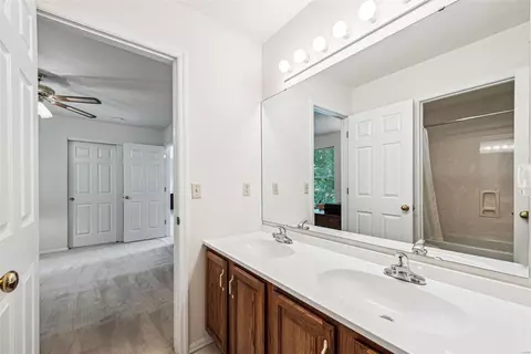 16038 Forest Valley Dr, Ballwin, MO 63021 photo 28