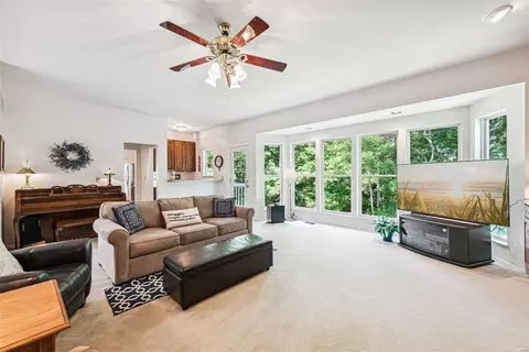 16038 Forest Valley Dr, Ballwin, MO 63021 photo 6