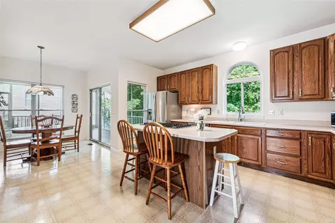 16038 Forest Valley Dr, Ballwin, MO 63021 photo 12