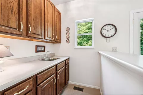 16038 Forest Valley Dr, Ballwin, MO 63021 photo 7