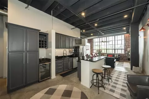 1720 Chouteau Ave #204, Saint Louis, MO 63103