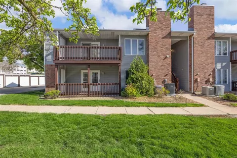101 King Dr #1A, Saint Charles, MO 63303