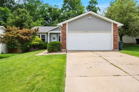 3 Pebble Ridge Ct, Saint Peters, MO 63376