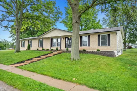 920 Norwich Dr, Saint Charles, MO 63301