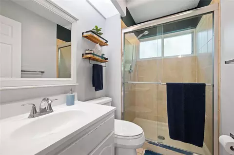 Bath - 1265 Mautenne Dr, Manchester, MO 63021 photo 1 of 3