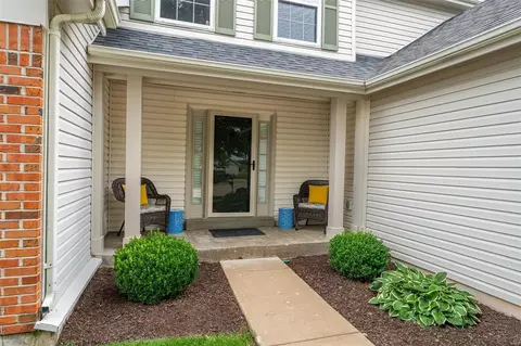635 Hawk Run Dr #18A, O'fallon, MO 63368 photo 2