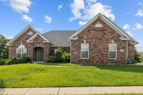 3953 Albers Pointe Dr, Florissant, MO 63034