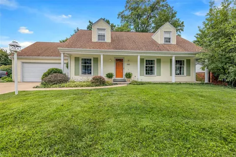 446 Windsor Spring Dr, Saint Louis, MO 63122
