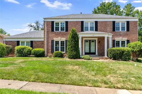 710 Barham Down Dr, Ballwin, MO 63011