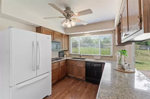 Kitchen - 710 Barham Down Dr, Ballwin, MO 63011 photo 3 of 3