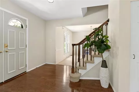 Entry Way - 710 Barham Down Dr, Ballwin, MO 63011 photo 2 of 3