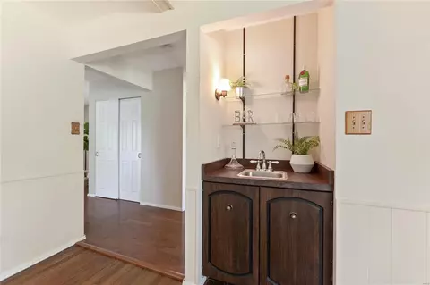 Entry Way - 710 Barham Down Dr, Ballwin, MO 63011 photo 3 of 3