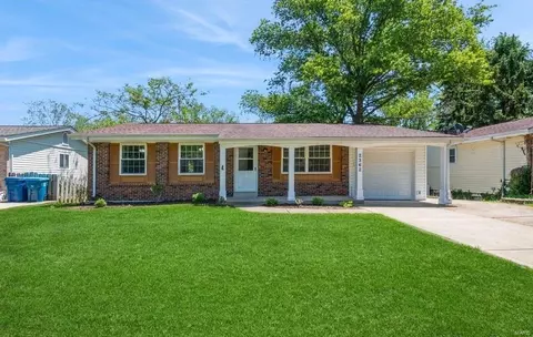 2362 Wesbriar Ct, Maryland Heights, MO 63043