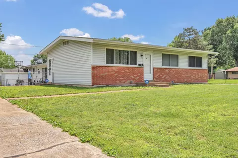 30 Canisius Ln, Florissant, MO 63031