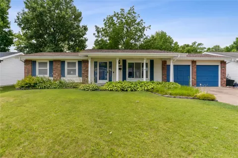 1498 Urbandale Dr, Florissant, MO 63031
