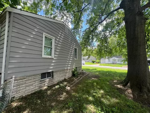 1109 Grenshaw Dr, Saint Louis, MO 63137 photo 8