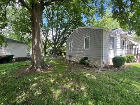 1109 Grenshaw Dr, Saint Louis, MO 63137 photo 4