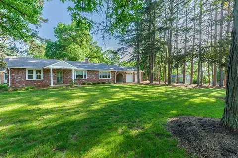 Exterior - 1184 Big Bend Rd, Ballwin, MO 63021 photo 4 of 17