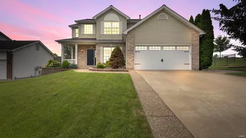 2702 Post Meadows Dr, O'fallon, MO 63368