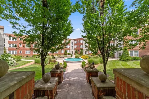 7739 Kingsbury Blvd #31, Saint Louis, MO 63105