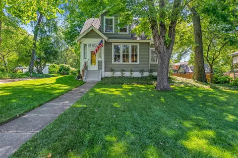 16 N Clay Ave, Saint Louis, MO 63135