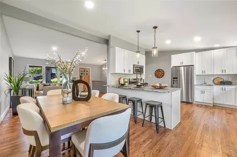 140 Meadowlark Dr, Saint Louis, MO 63146