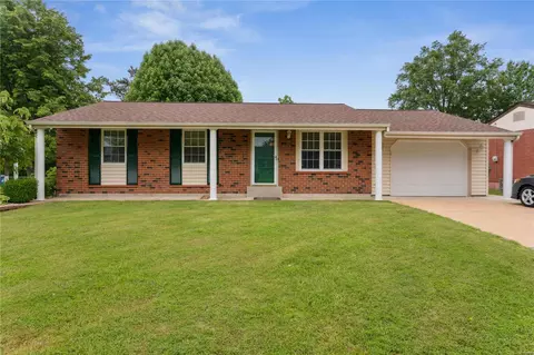 5310 Morningdale Pl, Saint Louis, MO 63128
