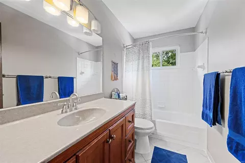 Bath - 1370 Green Mist Dr, Fenton, MO 63026 photo 3 of 3