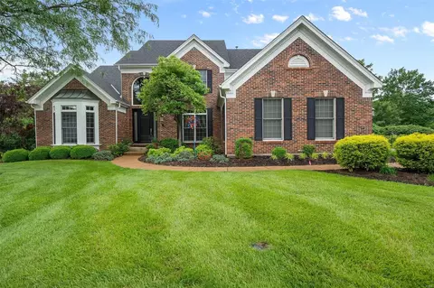 12448 Bentley View Ct, Creve Coeur, MO 63141