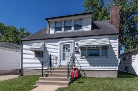 4652 Primm St, Saint Louis, MO 63116