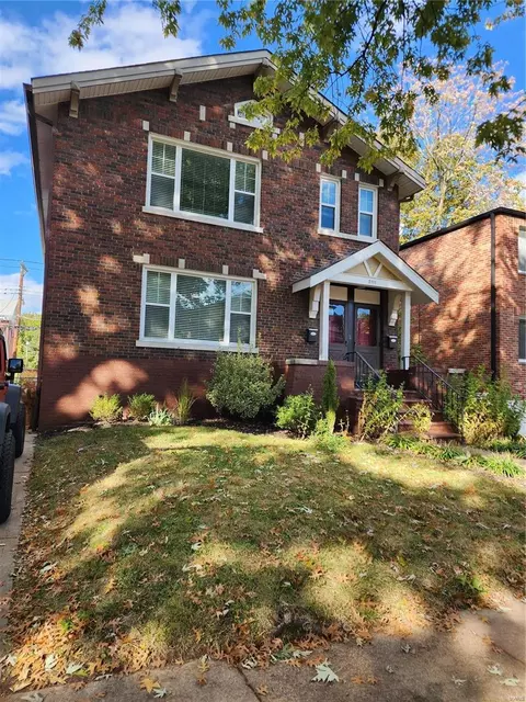 7111 Dartmouth Ave, University City, MO 63130