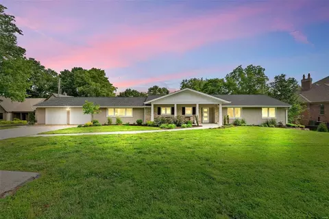 12567 Conway Rd, Saint Louis, MO 63141