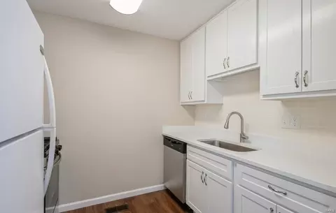 Kitchen - 849 Lilybud Ct, Ballwin, MO 63011 photo 2 of 2