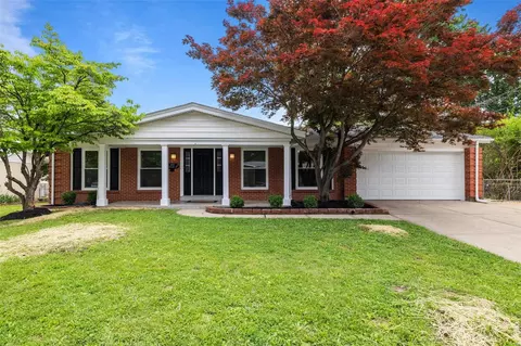 3334 Wilshire Dr, Saint Charles, MO 63301