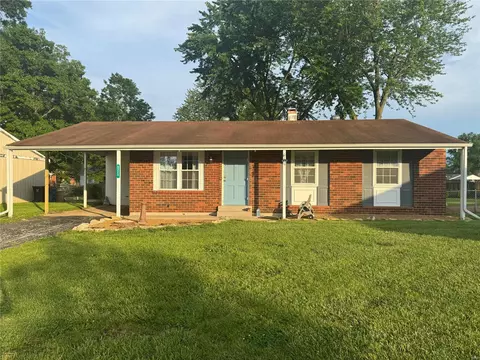 5325 Brooktop Ct, Saint Louis, MO 63128