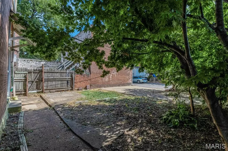 Exterior - 2708 Indiana Ave, Saint Louis, MO 63118 photo 5 of 5