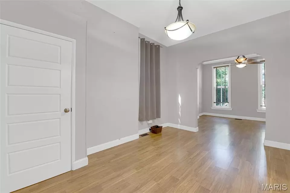 Living - 2708 Indiana Ave, Saint Louis, MO 63118 photo 3 of 5