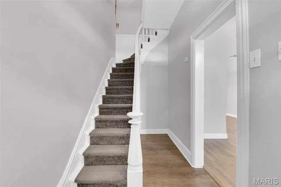 Entry Way - 2708 Indiana Ave, Saint Louis, MO 63118 photo 1 of 2