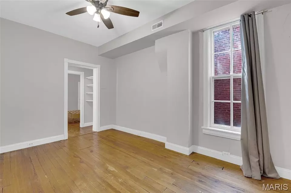 Living - 2708 Indiana Ave, Saint Louis, MO 63118 photo 5 of 5