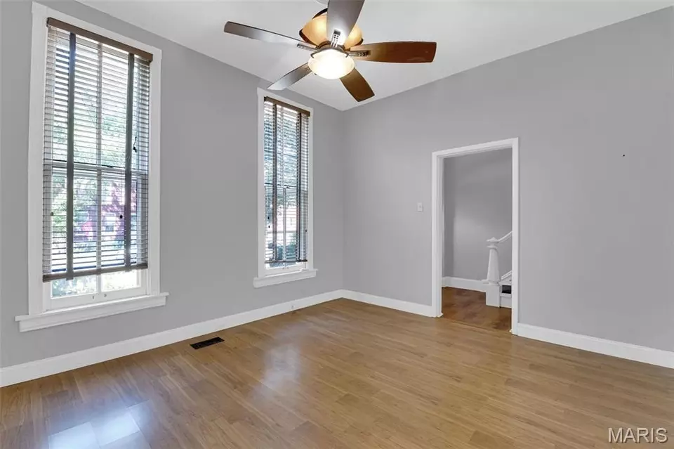 Living - 2708 Indiana Ave, Saint Louis, MO 63118 photo 2 of 5
