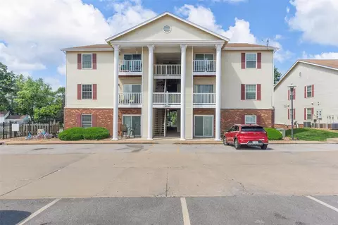 3115 Edwards Pl #103, Maryland Heights, MO 63043