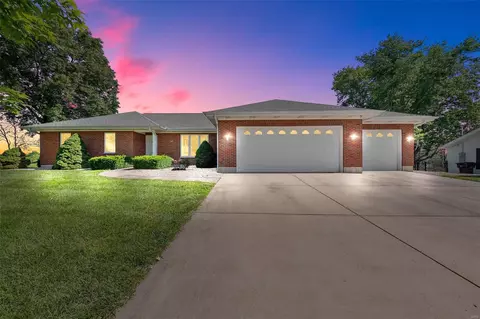 35 N Joyce Ellen Way, Saint Peters, MO 63376