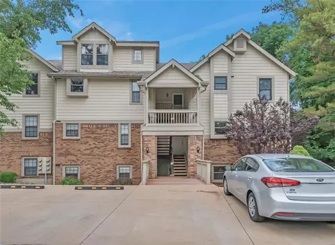12973 Bryce Canyon Dr #E, Maryland Heights, MO 63043