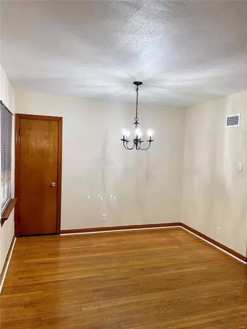 4704 Fletcher St, Normandy, MO 63121 photo 11