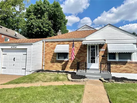 4704 Fletcher St, Normandy, MO 63121 photo 2