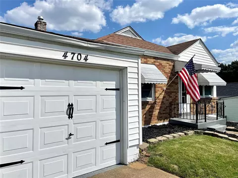 4704 Fletcher St, Normandy, MO 63121
